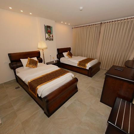 Royal Suites Nablus Esterno foto