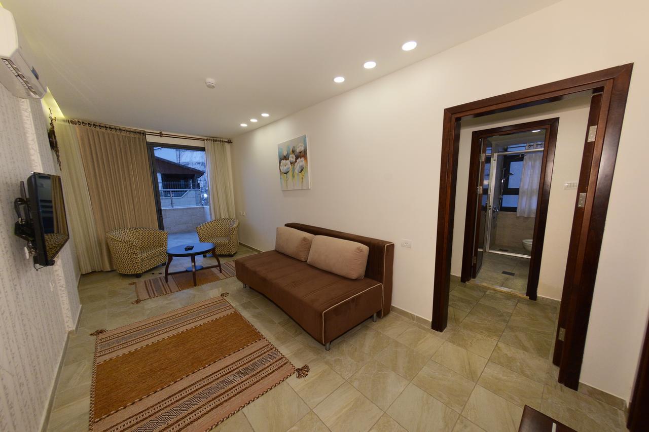 Royal Suites Nablus Esterno foto