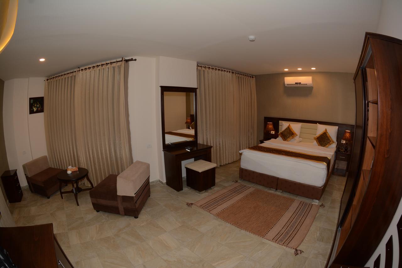 Royal Suites Nablus Esterno foto