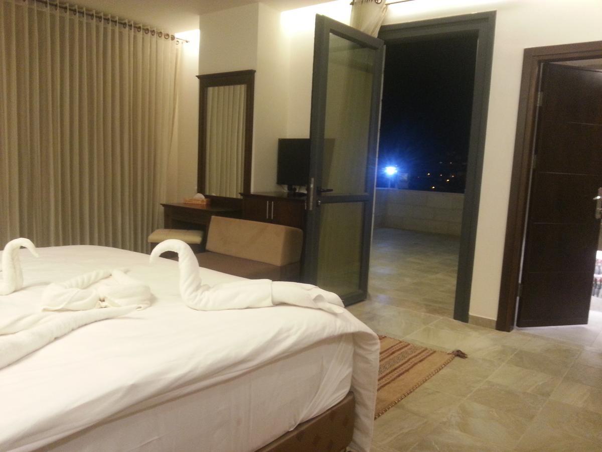 Royal Suites Nablus Esterno foto