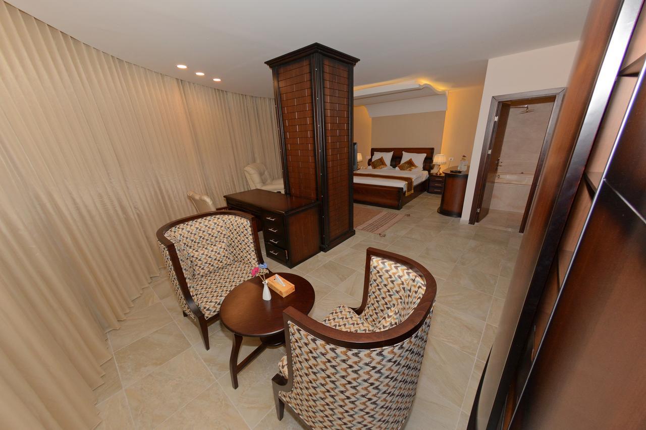 Royal Suites Nablus Esterno foto