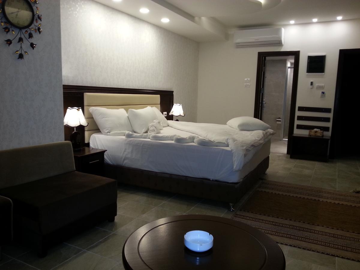 Royal Suites Nablus Esterno foto