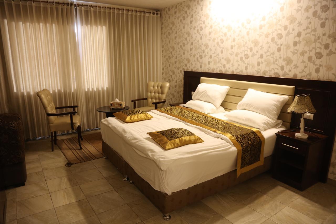 Royal Suites Nablus Esterno foto