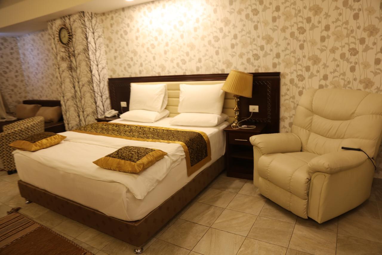 Royal Suites Nablus Esterno foto