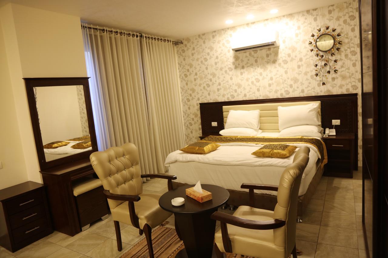 Royal Suites Nablus Esterno foto